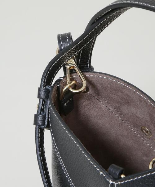 AULENTTI（オウレンティ）の「AULENTTI/レザーステッチショルダーバッグ（ショルダーバッグ・レディース・ブラック/ベージュ系その他4・FREE）」の20枚目の写真
