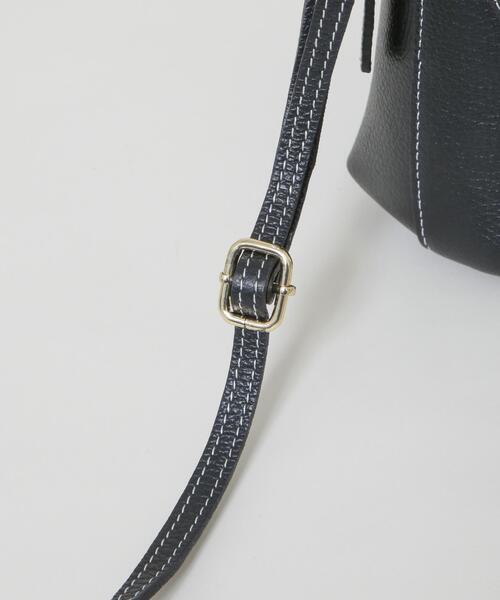 AULENTTI（オウレンティ）の「AULENTTI/レザーステッチショルダーバッグ（ショルダーバッグ・レディース・ブラック/ベージュ系その他4・FREE）」の21枚目の写真