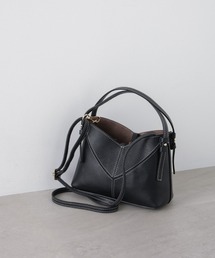 AULENTTI（オウレンティ）の「AULENTTI/レザーステッチショルダーバッグ（ショルダーバッグ）」