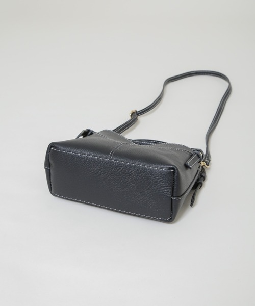AULENTTI/レザーステッチショルダーバッグ（ショルダーバッグ