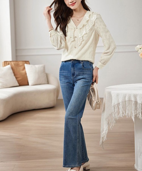 &soiree(アンドソワレ)の「Vネックレースフリルシフォンブラウス(シャツ/ブラウス・レディース・アイボリー・LARGE/MEDIUM/SMALL/X-LARGE)」の3枚目の写真