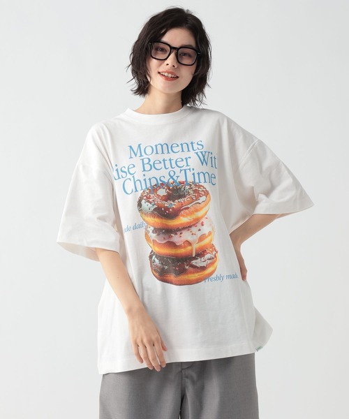 GEORGE'S(ジョージズ)の「モチーフプリントTシャツ(Tシャツ/カットソー・メンズ・ブラック/オフホワイト/ライトグレー・MEDIUM/LARGE)」の2枚目の写真