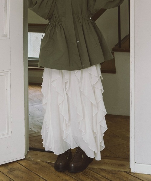 archives（アルシーヴ）の「エスカルゴラッフルスカート（スカート・レディース・オフホワイト/アイボリー/ブラック・MEDIUM）」の5枚目の写真