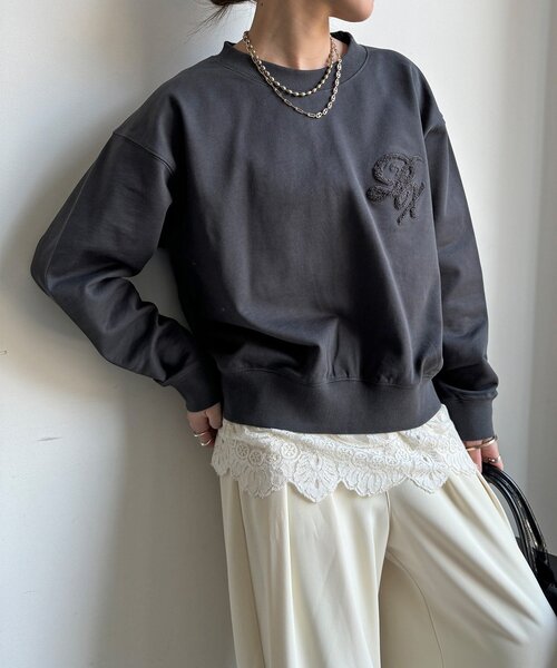 DouDou(ドゥドゥ)の「【WEB限定】裏毛サガラ刺繍バックジッププルオーバー(Tシャツ/カットソー・レディース・ダークグレー/ベージュ/グレー・FREE)」の3枚目の写真