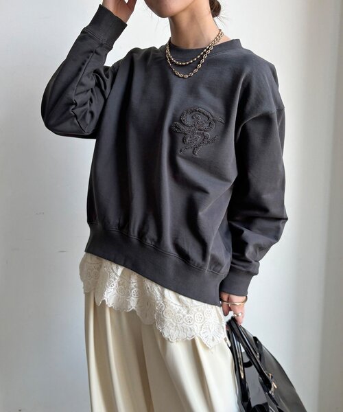 DouDou(ドゥドゥ)の「【WEB限定】裏毛サガラ刺繍バックジッププルオーバー(Tシャツ/カットソー・レディース・ダークグレー/ベージュ/グレー・FREE)」の11枚目の写真