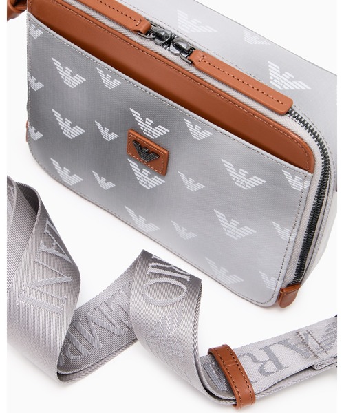EMPORIO ARMANI（エンポリオアルマーニ）の「【エンポリオ アルマーニ】ミニバッグ コーティングキャンバス オールオーバーイーグル（ショルダーバッグ・メンズ・ライトグレー系/ブルー系その他・FREE）」の10枚目の写真