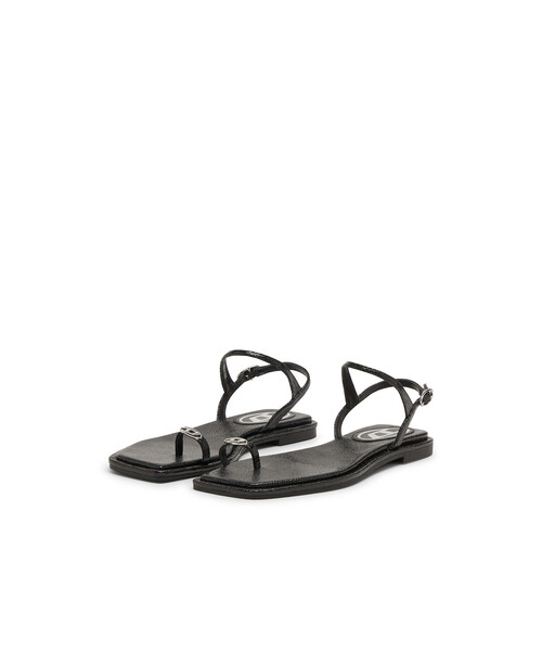 DIESEL（ディーゼル）の「ウィメンズ フラットサンダル D-AMBER INFRA 0（サンダル・レディース・ブラック・38/37/40/39/36）」の4枚目の写真