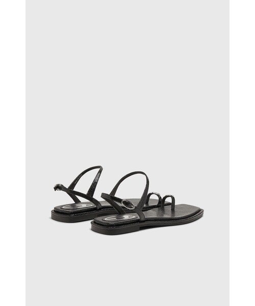 DIESEL(ディーゼル)の「ウィメンズ フラットサンダル D-AMBER INFRA 0(サンダル・レディース・ブラック・38/37/40/39/36)」の9枚目の写真