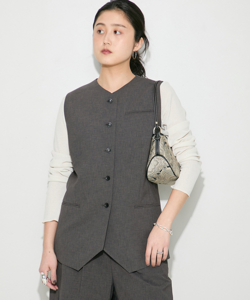 journal standard L'essage(ジャーナルスタンダードレサージュ)の「ウーリーノライトノーカラーベスト(その他アウター・レディース・グレー/ネイビー・FREE)」の5枚目の写真