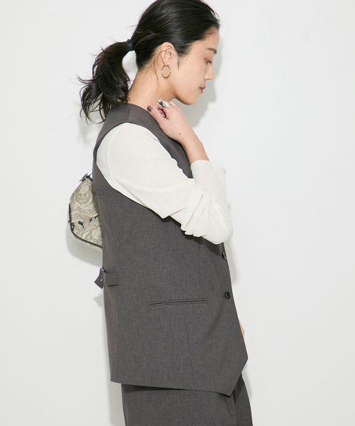 journal standard L'essage(ジャーナルスタンダードレサージュ)の「ウーリーノライトノーカラーベスト(その他アウター・レディース・グレー/ネイビー・FREE)」の6枚目の写真