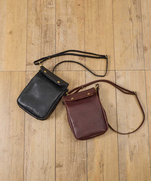 SLOW(スロウ)の「SLOW スロウ / bono-gasmask shoulder bag-S フルベジタブルタンニング栃木レザーショルダーバッグ / 858S93S(ショルダーバッグ・メンズ・ブラック/チョコ・FREE)」の5枚目の写真
