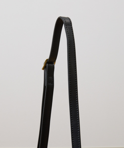 SLOW(スロウ)の「SLOW スロウ / bono-gasmask shoulder bag-S フルベジタブルタンニング栃木レザーショルダーバッグ / 858S93S(ショルダーバッグ・メンズ・ブラック/チョコ・FREE)」の10枚目の写真