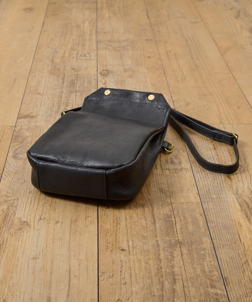 SLOW(スロウ)の「SLOW スロウ / bono-gasmask shoulder bag-S フルベジタブルタンニング栃木レザーショルダーバッグ / 858S93S(ショルダーバッグ・メンズ・ブラック/チョコ・FREE)」の16枚目の写真