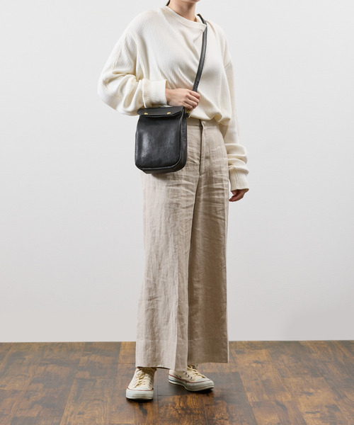 SLOW(スロウ)の「SLOW スロウ / bono-gasmask shoulder bag-S フルベジタブルタンニング栃木レザーショルダーバッグ / 858S93S(ショルダーバッグ・メンズ・ブラック/チョコ・FREE)」の22枚目の写真