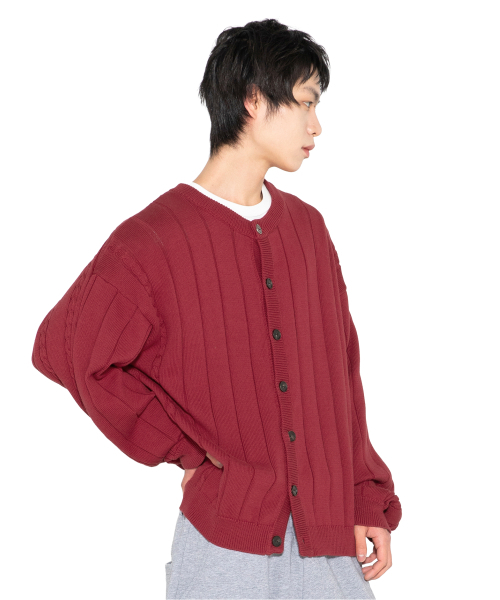 XTONZ(エクストーンズ)の「XTK178 メタルボタンラウンドニットカーディガン (RED)(カーディガン/ボレロ・レディース・その他・MEDIUM/LARGE)」の4枚目の写真