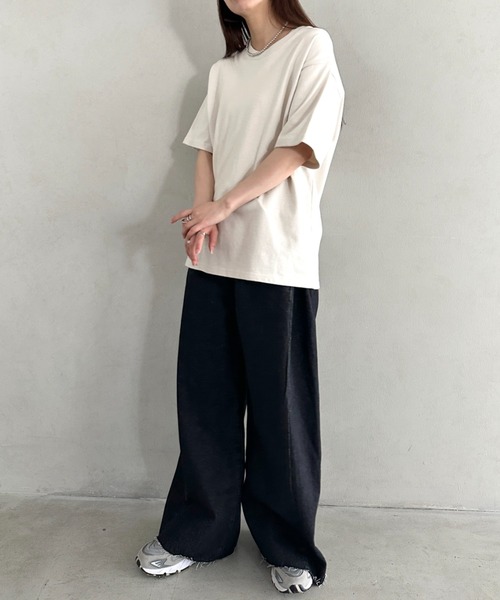 Outfitter lab(アウトフィッターラボ)の「丈感長めでシーズンレス♪サイドタック入りワイドデニムパンツ ストレートデニム 柔らかワイドイージーパンツ/デニム/スラックス(デニムパンツ・レディース・ブラック/ブルー・M)」の21枚目の写真