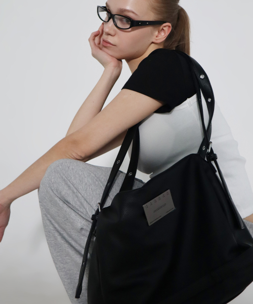 CHICKS（チックス）の「マルチスナップバックルショルダーバッグブラック（ショルダーバッグ・レディース・ブラック・ONE SIZE）」の4枚目の写真