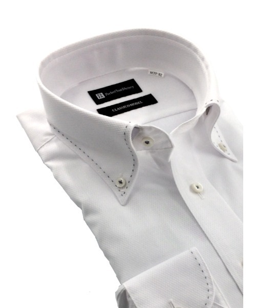 Perfect Suit FActory（パーフェクトスーツファクトリー）の「【ノンアイアロン】長袖ワイシャツ【クラシコ】ホワイトコレクション　ボタンダウン（ビジネスシャツ・メンズ・ホワイト/ホワイト系その他2/ホワイト系その他4/ホワイト系その他3/ホワイト系その他5・首回り37cm-裄丈80cm/首回り39cm-裄丈82cm/首回り41cm-裄丈84cm/首回り45cm-裄丈86cm/首回り43cm-裄丈86cm）」の5枚目の写真