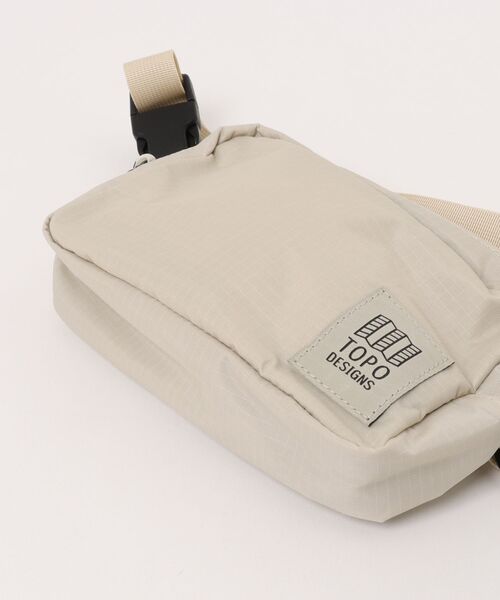 TOPO DESIGNS(トポデザインズ)の「2WAY【TOPO DESIGNS】 RIPSTOP BELT BAG ウエストポーチ ボディバッグ ミニバッグ/リサイクル素材(ボディバッグ/ウエストポーチ・レディース・グリーン/アイボリー/パープル/ブラック/ブラック系・ONE SIZE)」の6枚目の写真