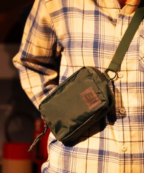 TOPO DESIGNS(トポデザインズ)の「2WAY【TOPO DESIGNS】 RIPSTOP BELT BAG ウエストポーチ ボディバッグ ミニバッグ/リサイクル素材(ボディバッグ/ウエストポーチ・レディース・グリーン/アイボリー/パープル/ブラック/ブラック系・ONE SIZE)」の21枚目の写真