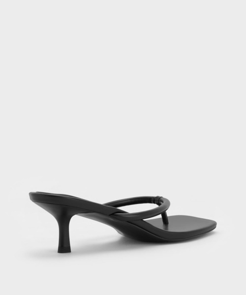 CHARLES & KEITH(チャールズ & キース)の「スクエアトゥ キトゥンヒールトングサンダル(サンダル・レディース・ブラック/シルバー・22.5cm/23cm/23.5cm/24.5cm/25cm)」の7枚目の写真
