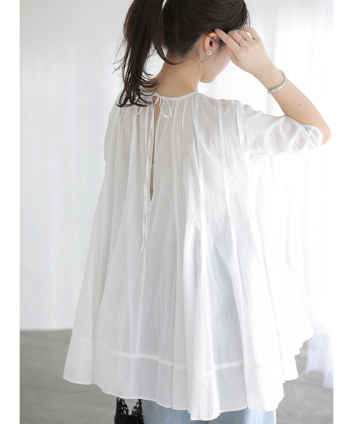 La TOTALITE(ラトータリテ)の「【洗える】コットンハギフレアチュニック(シャツ/ブラウス・レディース・ブラック/ホワイト/サックスブルー・FREE)」の2枚目の写真