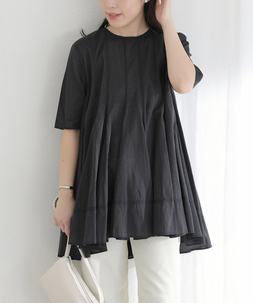 La TOTALITE(ラトータリテ)の「【洗える】コットンハギフレアチュニック(シャツ/ブラウス・レディース・ブラック/ホワイト/サックスブルー・FREE)」の1枚目の写真