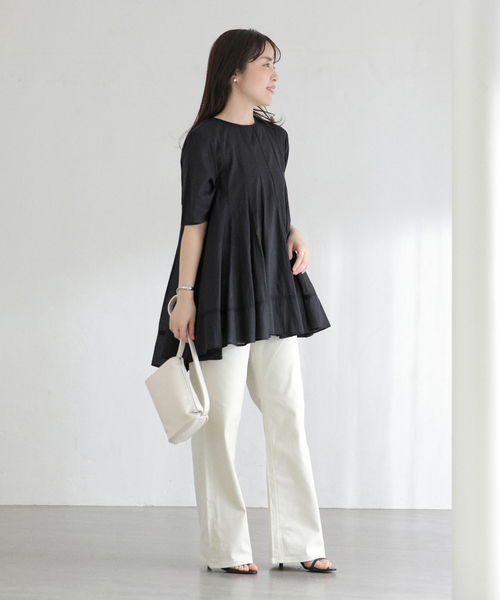 La TOTALITE(ラトータリテ)の「【洗える】コットンハギフレアチュニック(シャツ/ブラウス・レディース・ブラック/ホワイト/サックスブルー・FREE)」の5枚目の写真
