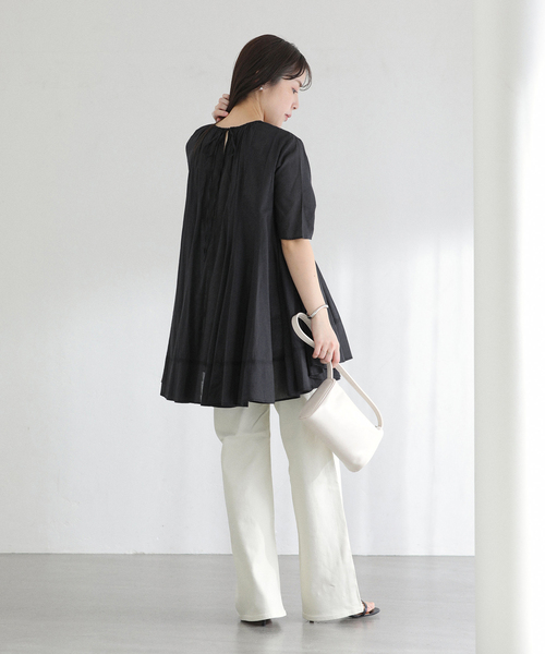 La TOTALITE(ラトータリテ)の「【洗える】コットンハギフレアチュニック(シャツ/ブラウス・レディース・ブラック/ホワイト/サックスブルー・FREE)」の6枚目の写真