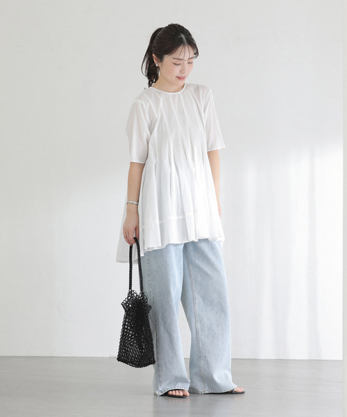 La TOTALITE(ラトータリテ)の「【洗える】コットンハギフレアチュニック(シャツ/ブラウス・レディース・ブラック/ホワイト/サックスブルー・FREE)」の11枚目の写真