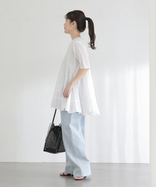 La TOTALITE(ラトータリテ)の「【洗える】コットンハギフレアチュニック(シャツ/ブラウス・レディース・ブラック/ホワイト/サックスブルー・FREE)」の12枚目の写真