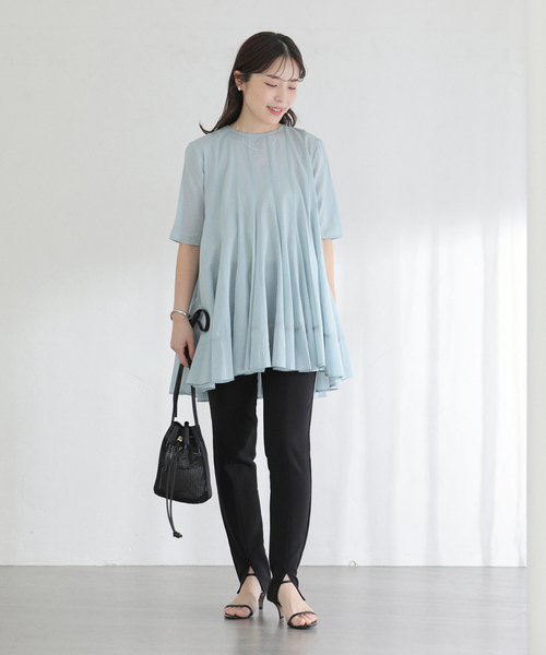 La TOTALITE(ラトータリテ)の「【洗える】コットンハギフレアチュニック(シャツ/ブラウス・レディース・ブラック/ホワイト/サックスブルー・FREE)」の16枚目の写真