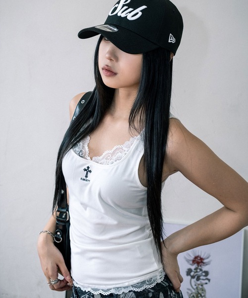 Subciety(サブサエティ)の「Cross lace tank top(タンクトップ・レディース・ブラック/ホワイト・LARGE/MEDIUM)」の9枚目の写真