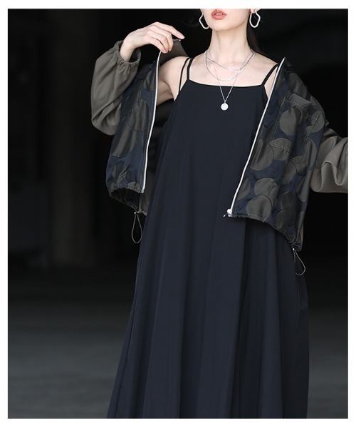 Sawa a la mode(サワアラモード)の「バルーンキャミソールワンピース(ワンピース・レディース・ブラック/チャコールグレー・FREE)」の5枚目の写真