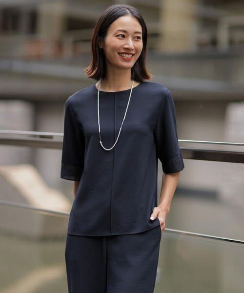J.PRESS Ladies(J.プレス レディス)の「【セットアップ対応】Light ジョーゼット プルオーバー ブラウス(シャツ/ブラウス・レディース・ブラック系/ネイビー系/ベージュ系・XS)」の3枚目の写真