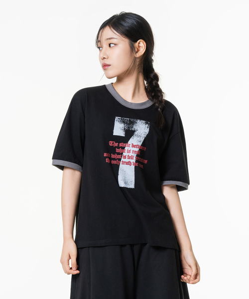 MOZMOZ(モズモズ)の「セブングラフィックリンガーTシャツブラック(Tシャツ/カットソー・レディース・その他・3/2/1)」の3枚目の写真