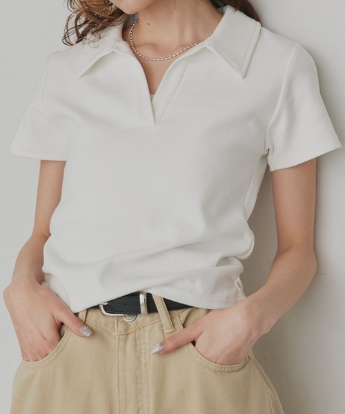 ad thie（アドティエ）の「サイドギャザー フライスコンパクト スキッパーTシャツ（ポロシャツ・レディース・ブラック/レッド/ブラウン/オフホワイト・FREE）」の2枚目の写真