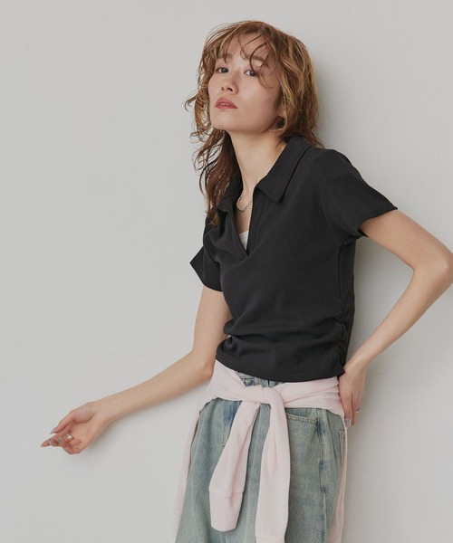 ad thie（アドティエ）の「サイドギャザー フライスコンパクト スキッパーTシャツ（ポロシャツ・レディース・ブラック/レッド/ブラウン/オフホワイト・FREE）」の20枚目の写真