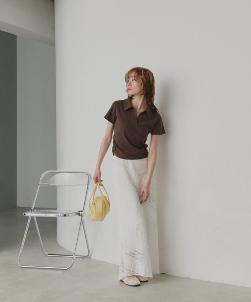ad thie（アドティエ）の「サイドギャザー フライスコンパクト スキッパーTシャツ（ポロシャツ・レディース・ブラック/レッド/ブラウン/オフホワイト・FREE）」の16枚目の写真