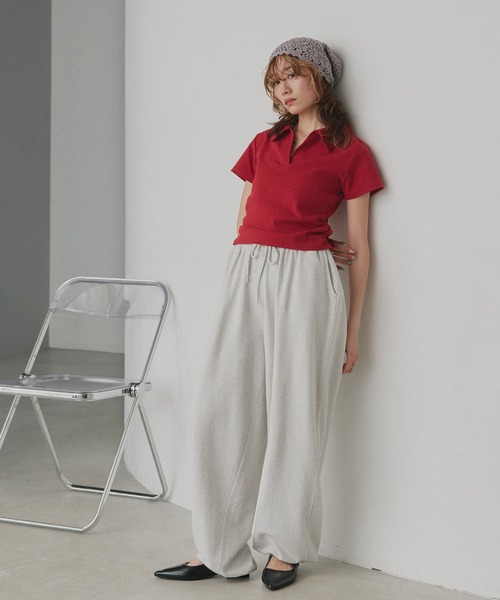ad thie（アドティエ）の「サイドギャザー フライスコンパクト スキッパーTシャツ（ポロシャツ・レディース・ブラック/レッド/ブラウン/オフホワイト・FREE）」の10枚目の写真