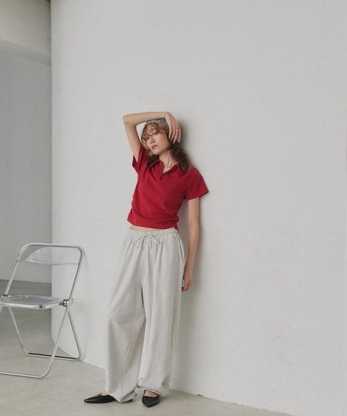 ad thie（アドティエ）の「サイドギャザー フライスコンパクト スキッパーTシャツ（ポロシャツ・レディース・ブラック/レッド/ブラウン/オフホワイト・FREE）」の9枚目の写真