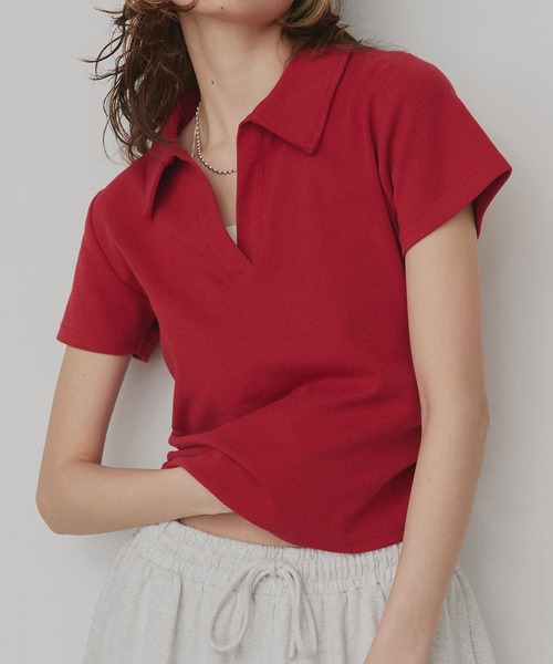 ad thie（アドティエ）の「サイドギャザー フライスコンパクト スキッパーTシャツ（ポロシャツ・レディース・ブラック/レッド/ブラウン/オフホワイト・FREE）」の5枚目の写真