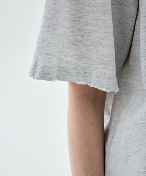 Mardi Mercredi(マルディメクルディ)の「TSHIRT OFF SHOULDER CRACKED LOGO DESTROYED / Tシャツ オフショルダー クラック ロゴ デストロイド(Tシャツ/カットソー・レディース・ヘザーグレー/アイボリー/チャコール・FREE)」の11枚目の写真