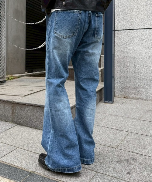 Chikashitsu +（チカシツプラス）の「【Chikashitsu +】washed bootscut denim pants/ 【チカシツプラス】ウォッシュドブーツカットデニムパンツ＜着用動画あり＞（デニムパンツ・メンズ・ブラック/ブルー・L/M/S）」の8枚目の写真