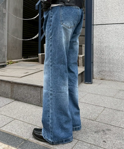 Chikashitsu +（チカシツプラス）の「【Chikashitsu +】washed bootscut denim pants/ 【チカシツプラス】ウォッシュドブーツカットデニムパンツ＜着用動画あり＞（デニムパンツ・メンズ・ブラック/ブルー・L/M/S）」の9枚目の写真