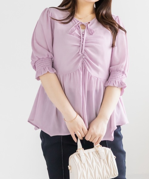 CLETTE(クレット)の「CLETTEオリジナルリボンネックシアーブラウス(シャツ/ブラウス・レディース・ピンク/ブルー/オフホワイト・3L/LL/4L)」の1枚目の写真