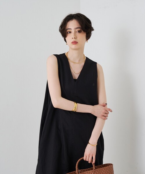 Rouge vif Anna（ルージュヴィフアンナ）の「【2サイズ展開】【定番人気】麻混ノースリーブVネックワンピース/ポケット付き/コクーンシルエット（ワンピース・レディース・ブラック/モカ・36/38）」の22枚目の写真