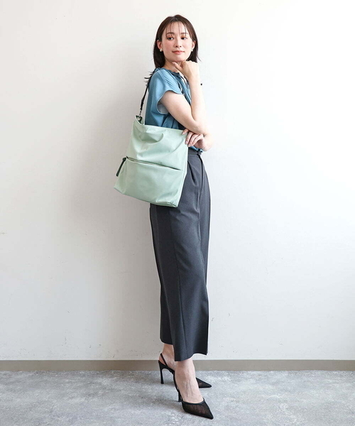 MK MICHEL KLEIN（エムケーミッシェルクラン）の「[2WAY]アクセントハンドルナイロンバッグ（ショルダーバッグ・レディース・グレー/グリーン/ブラック・00）」の5枚目の写真