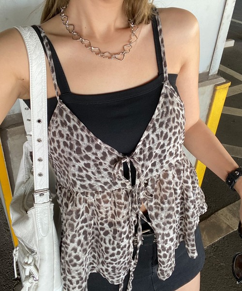 non-hedge(ノンヘッジ)の「柄シアーキャミソールトップス(その他トップス・レディース・ベージュ/ブラック×ホワイト/ブラウン/ホワイト×ブラック・FREE)」の4枚目の写真