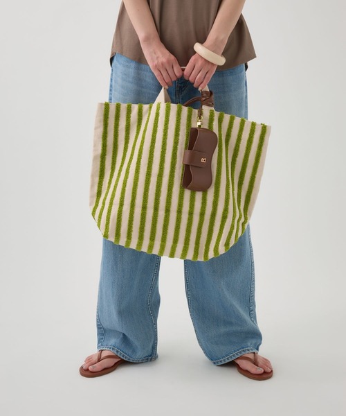 beej（ビージ）の「【beej】LOOP TOTE（トートバッグ・レディース・バーガンディー/グリーン・フリー）」の5枚目の写真